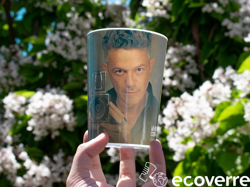 The artist Alejandro Sanz and Reforesta plant 3,900 trees with the benefits of reusable cups