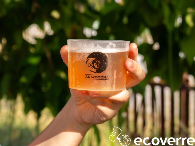 Véral Astromona celebrates with reusable ECO BODEGA cups!