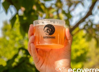 Véral Astromona celebrates with reusable ECO BODEGA cups!